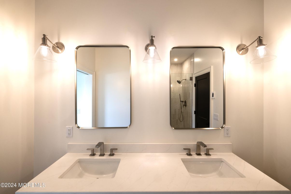 Bathroom, Dual Sink Vanities, Interior