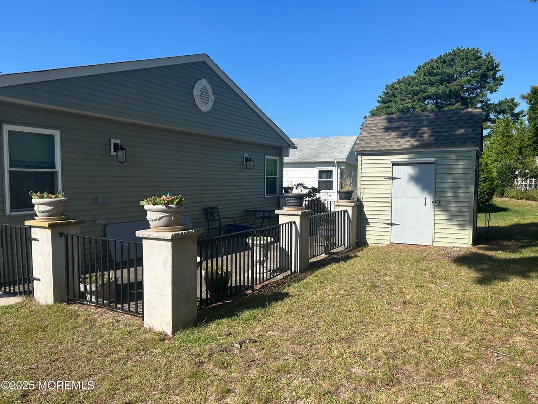 Backyard, Exterior