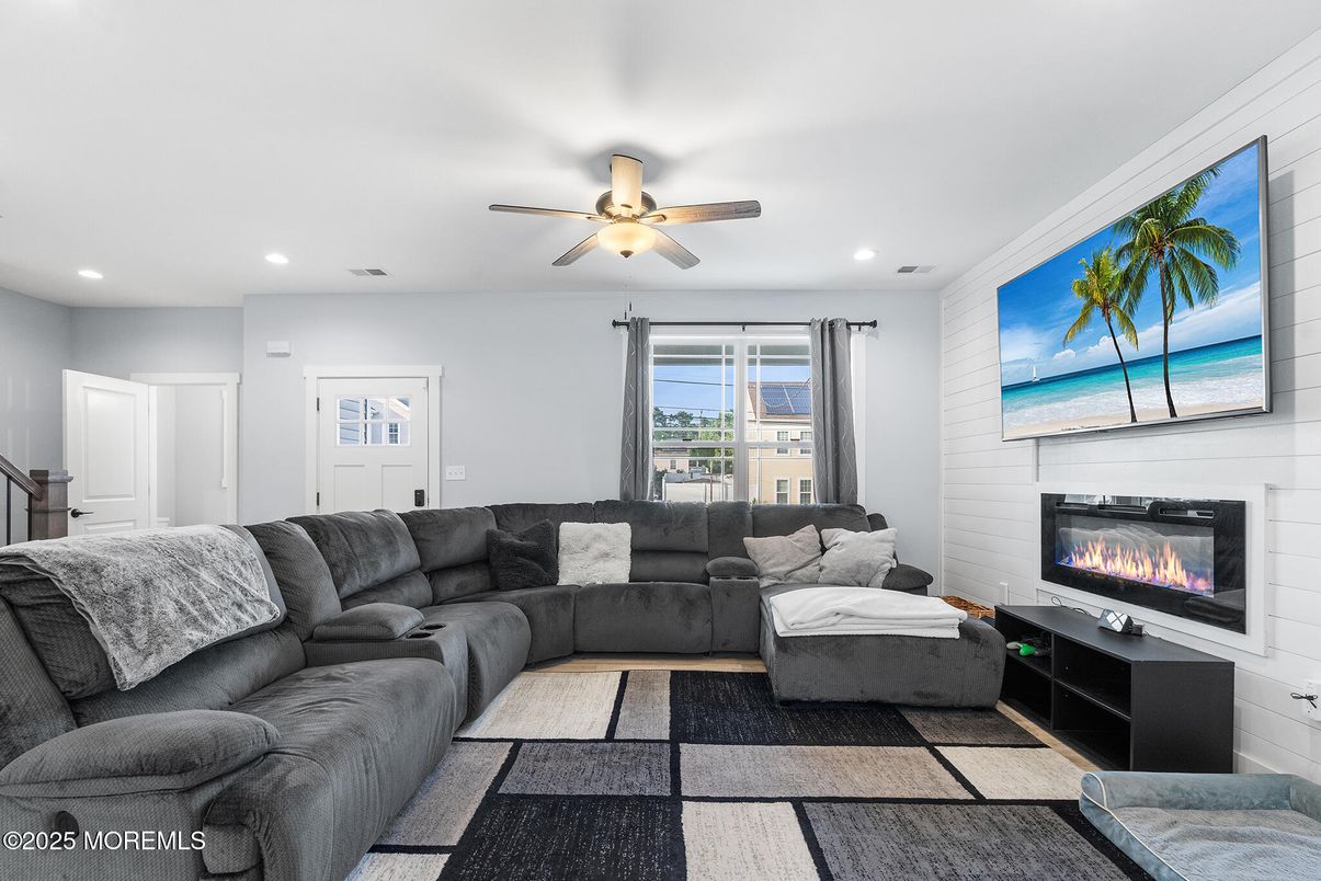 Fireplace, Interior, Living room, Recessed Lighting