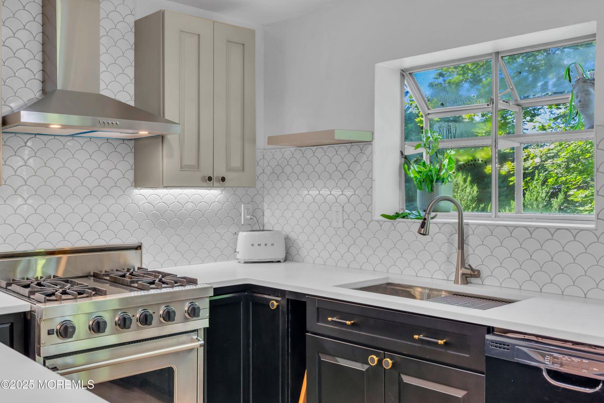 Interior, Kitchen, Stainless Steel Appliances