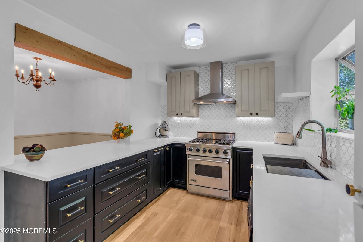 Chandelier, Interior, Kitchen, Stainless Steel Appliances, Wooden Beams, Wood Texture Flooring