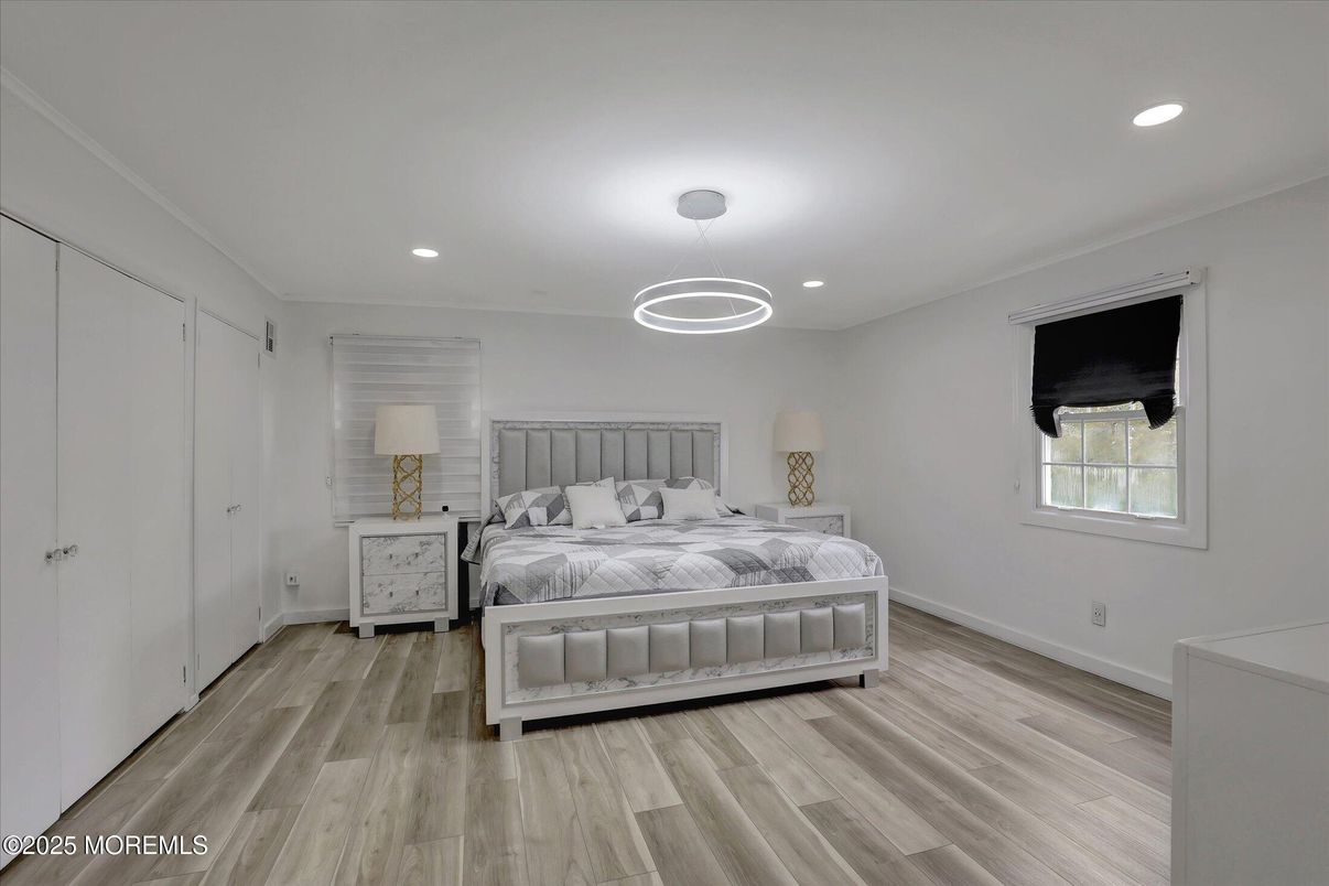 Bedroom, Interior, Pendant Lights, Recessed Lighting, Wood Texture Flooring