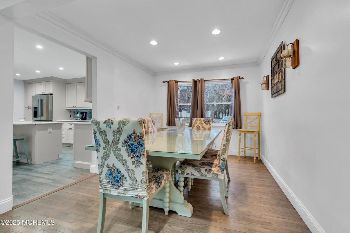 Dining room, Interior, Kitchen, Recessed Lighting, Wood Texture Flooring
