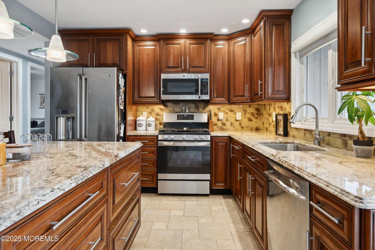 Interior, Kitchen, Pendant Lights, Recessed Lighting, Stainless Steel Appliances