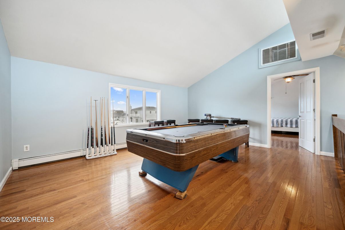 Billiard Table, Game Room, Interior, Wood Texture Flooring
