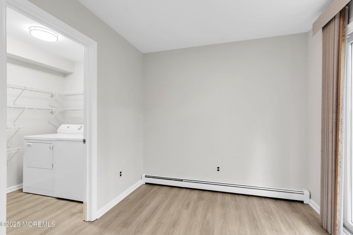 Interior, Utility Closets, Washer, Wood Texture Flooring