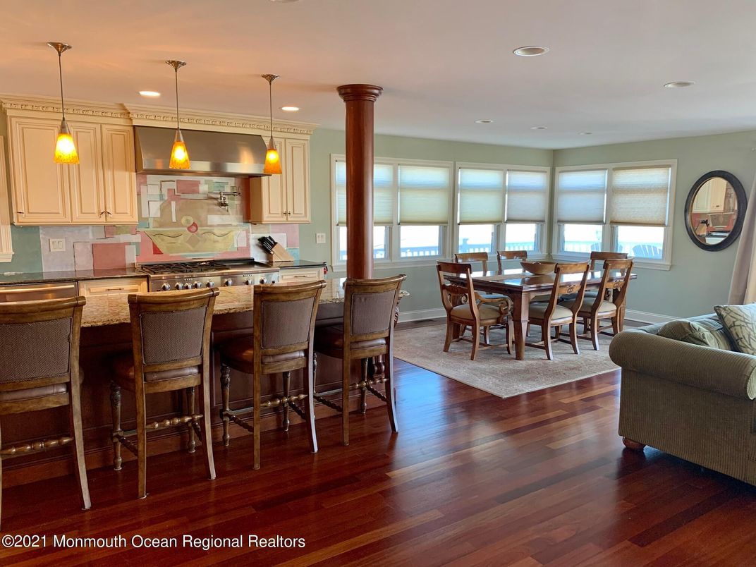 Dining room, Interior, Kitchen, Pendant Lights, Recessed Lighting, Wood Texture Flooring