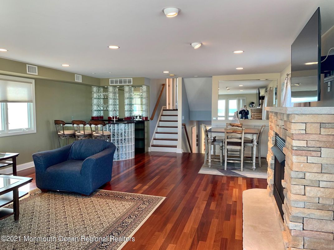 Dining room, Fireplace, Interior, Recessed Lighting, Wood Texture Flooring