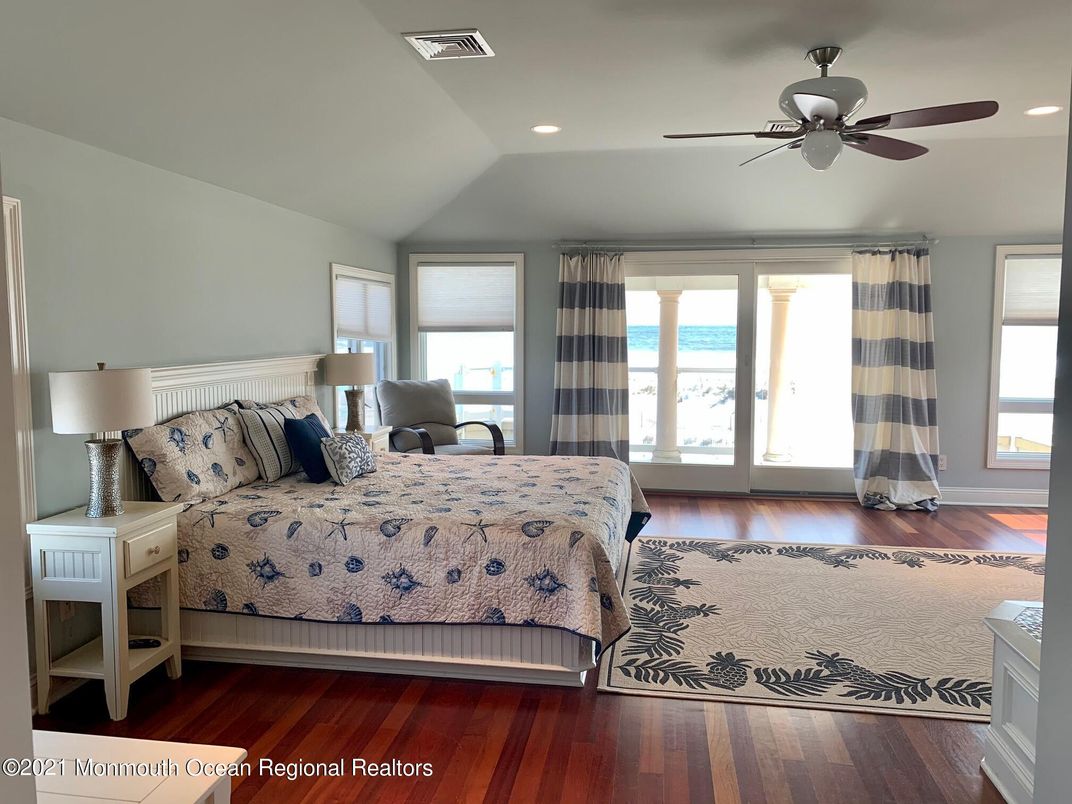 Bedroom, Interior, Recessed Lighting, Water, Wood Texture Flooring