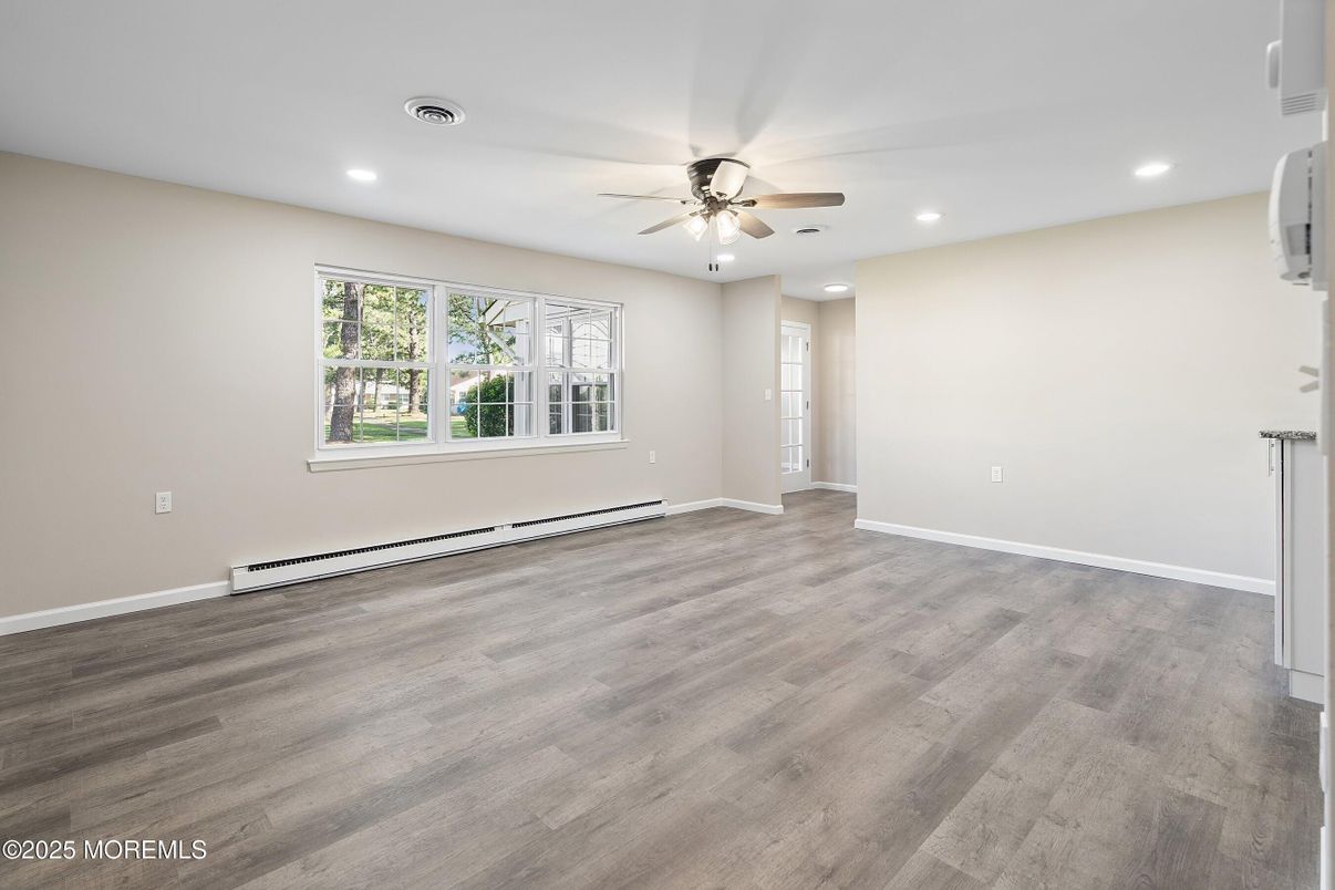 Empty room, Interior, Recessed Lighting, Wood Texture Flooring