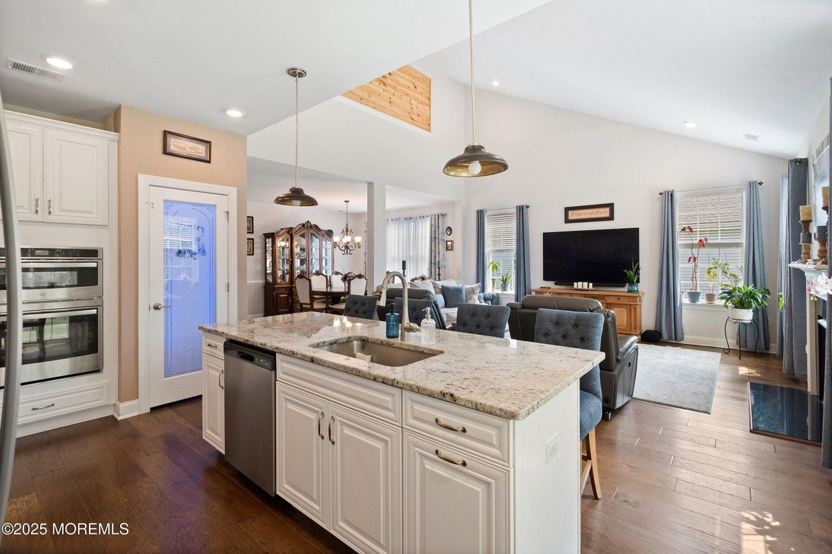 Interior, Kitchen, Living room, Pendant Lights, Recessed Lighting, Stainless Steel Appliances, Wood Texture Flooring
