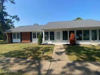 Backyard, Exterior, Facade, Ranch