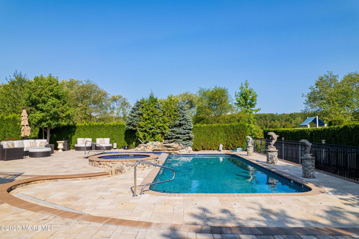 Exterior, Pool
