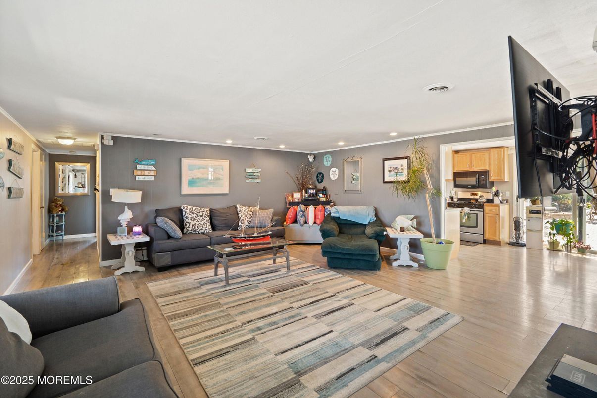 Fitness Equipment, Interior, Kitchen, Living room, Recessed Lighting, Wood Texture Flooring