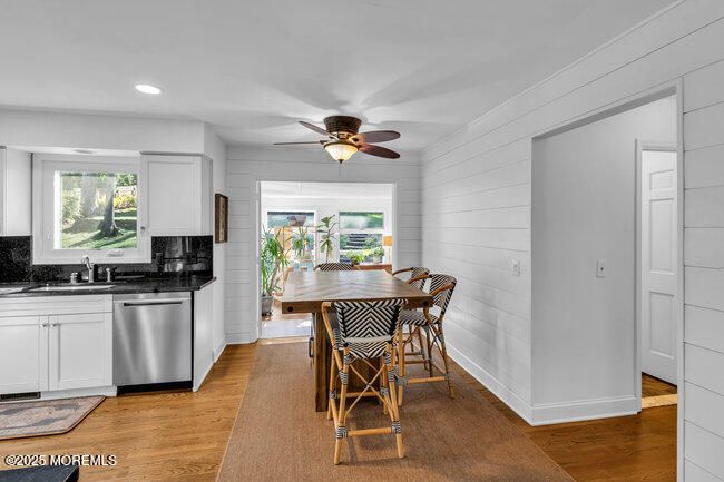 Dining room, Interior, Kitchen, Recessed Lighting, Wood Texture Flooring
