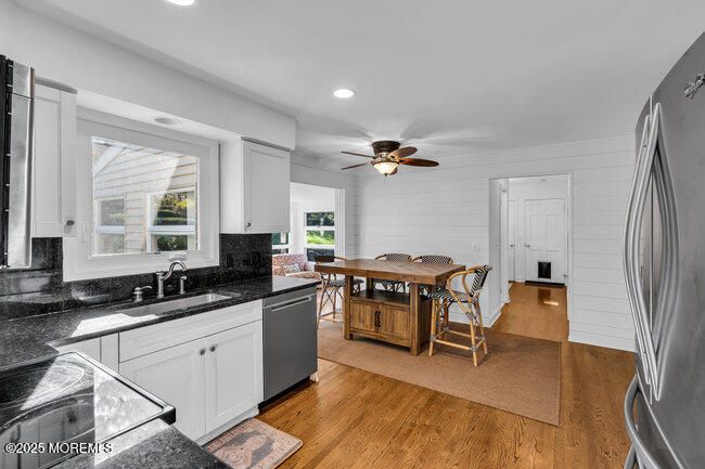 Dining room, Interior, Kitchen, Recessed Lighting, Wood Texture Flooring