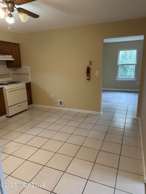 Empty room, Interior, Kitchen