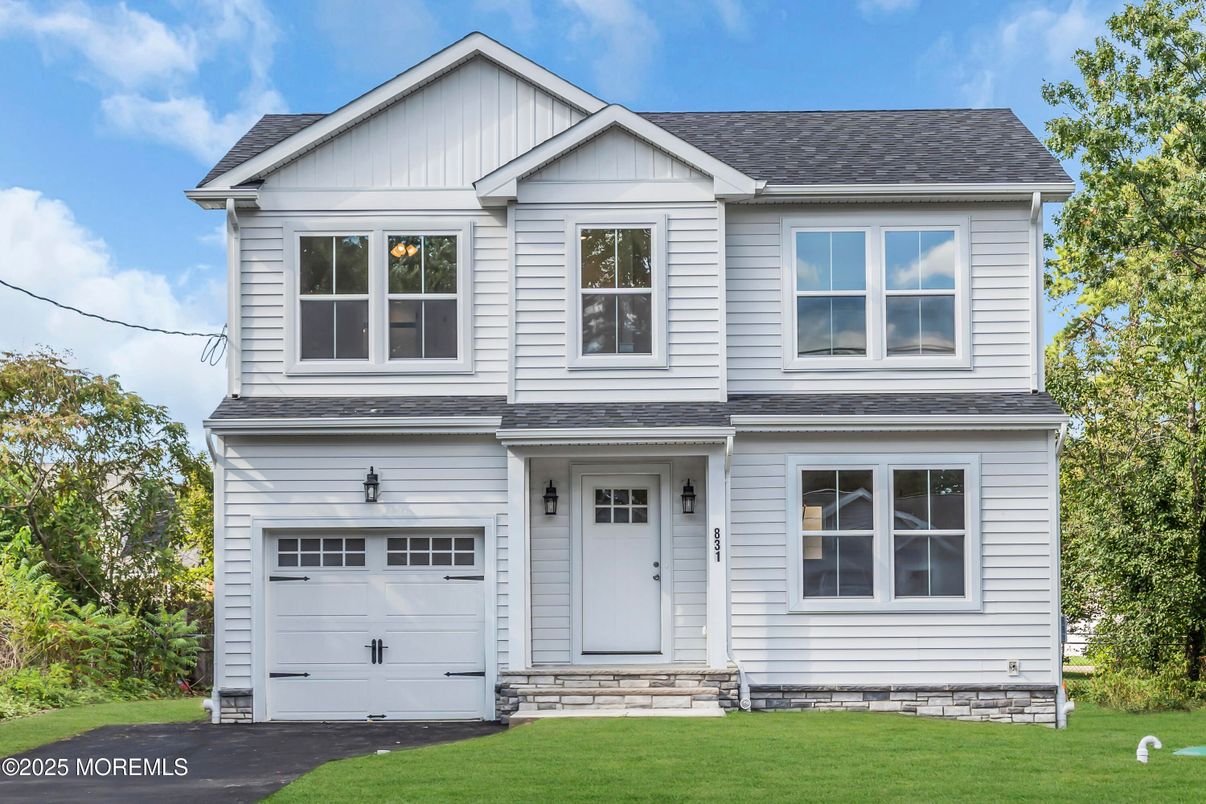 Attached, Exterior, Facade, Farmhouse