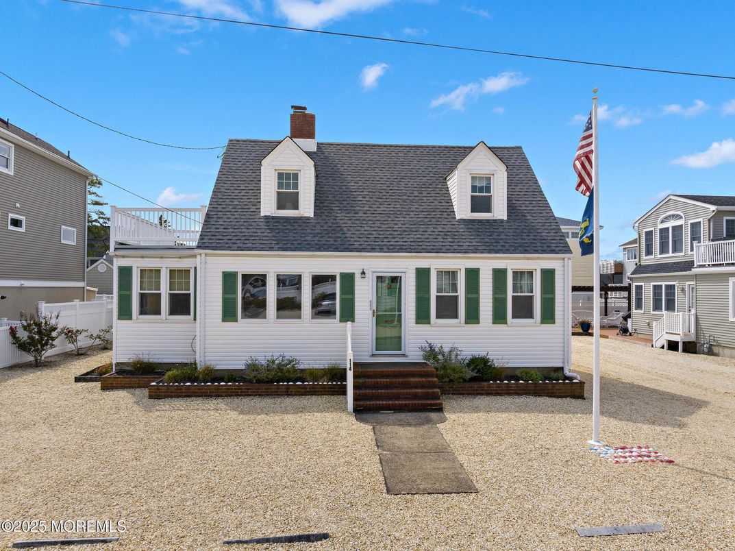 Exterior, Facade, Cape Cod
