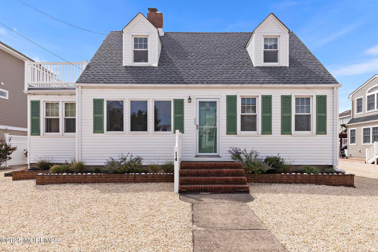 Exterior, Facade, Cape Cod