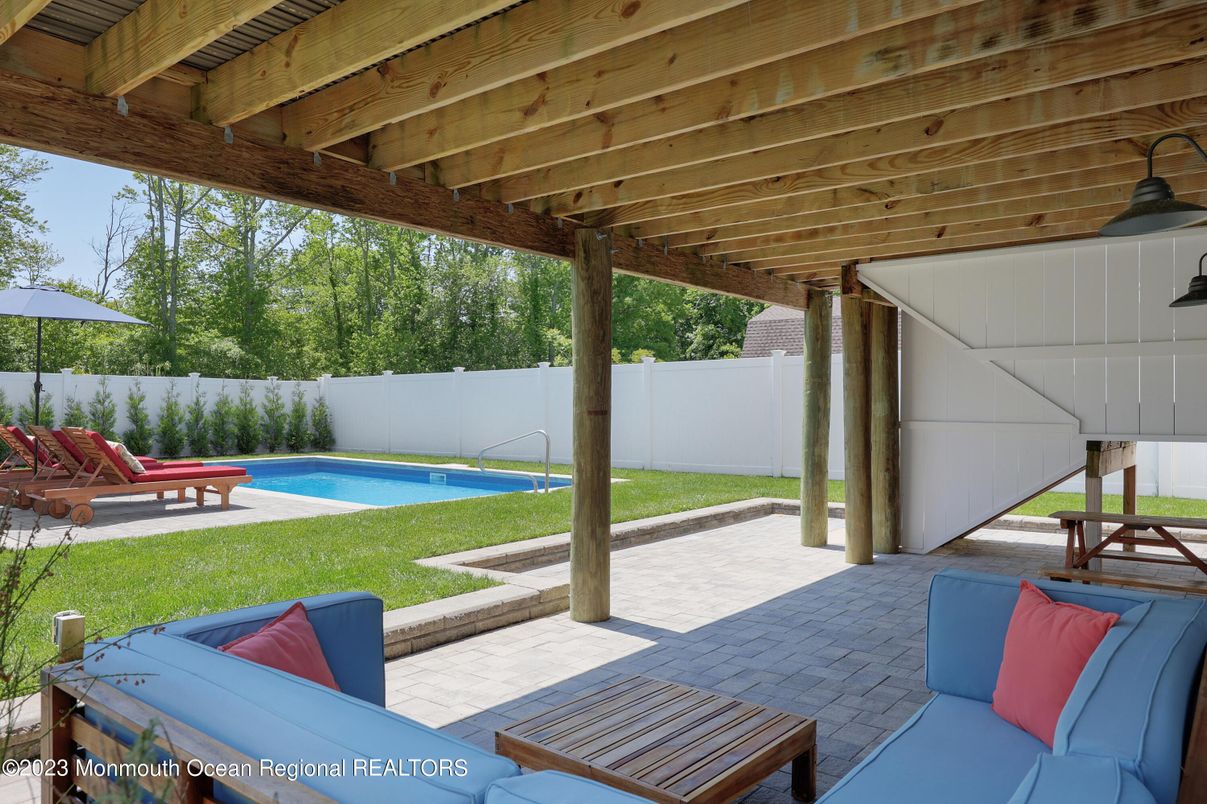 Exterior, Pool