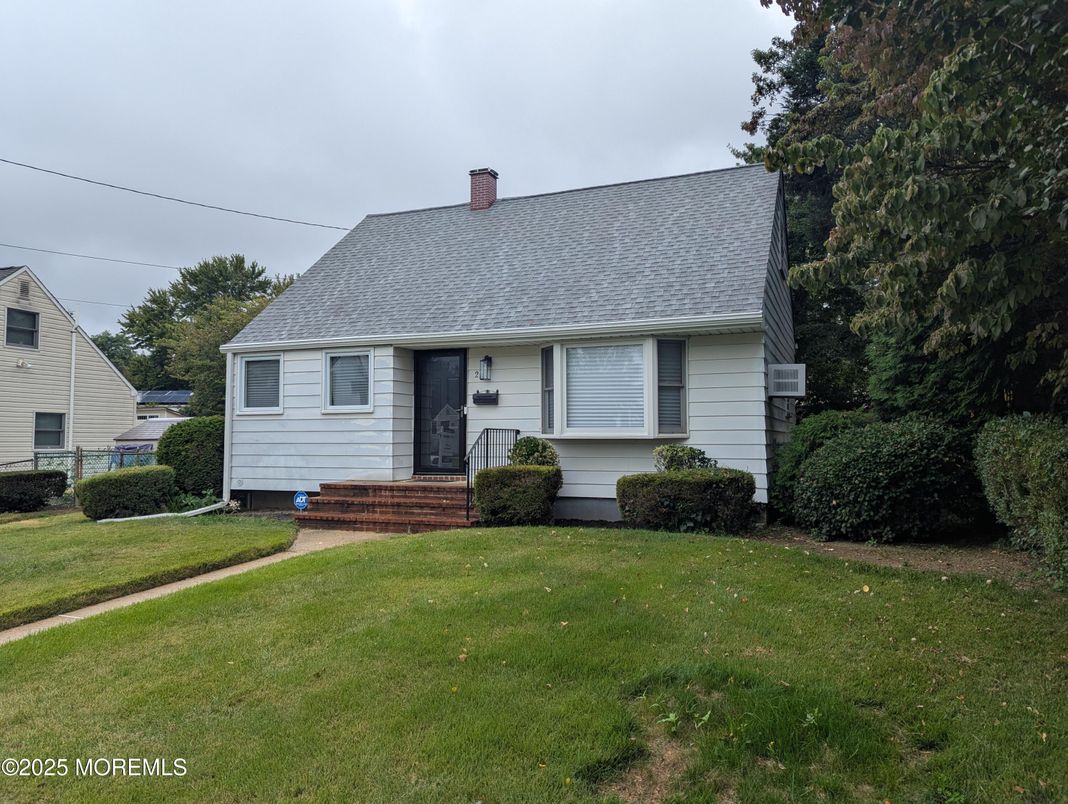 Exterior, Facade, Cape Cod
