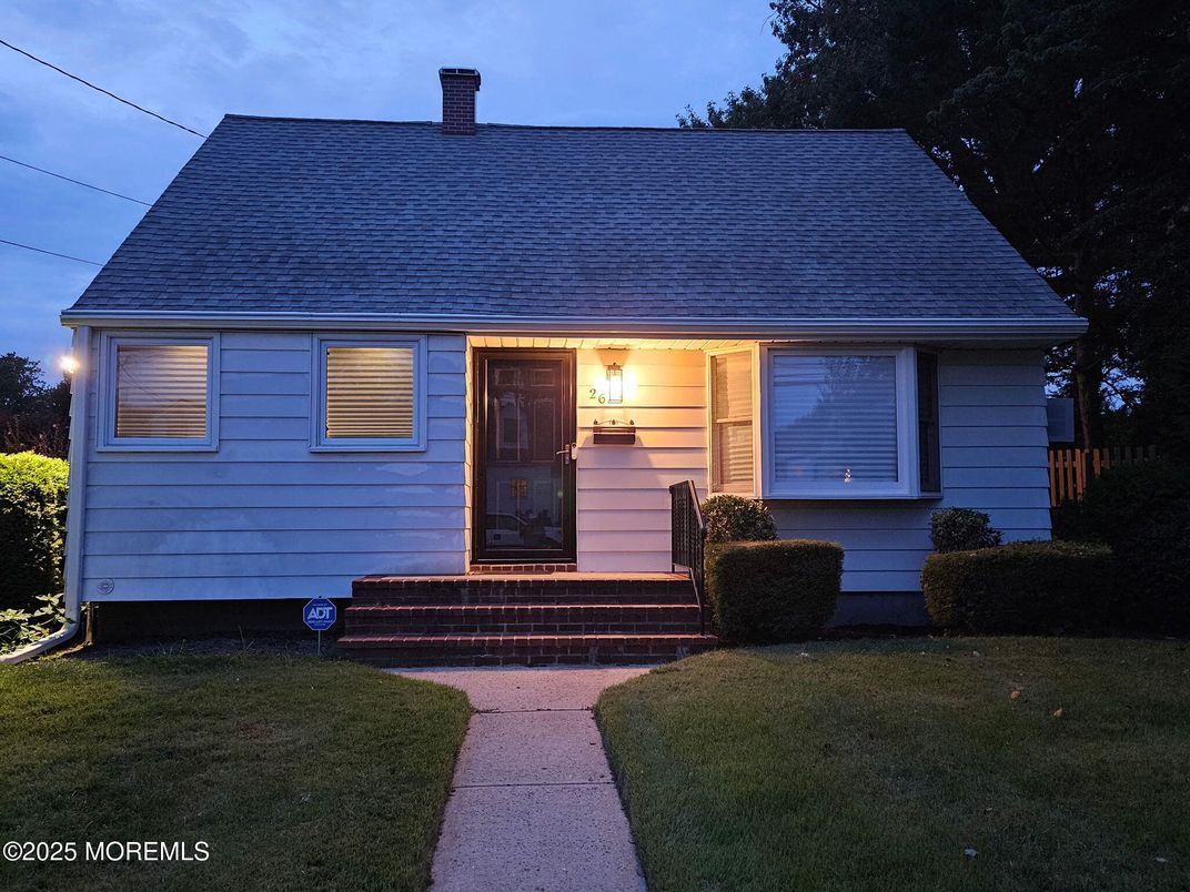 Exterior, Facade, Cape Cod