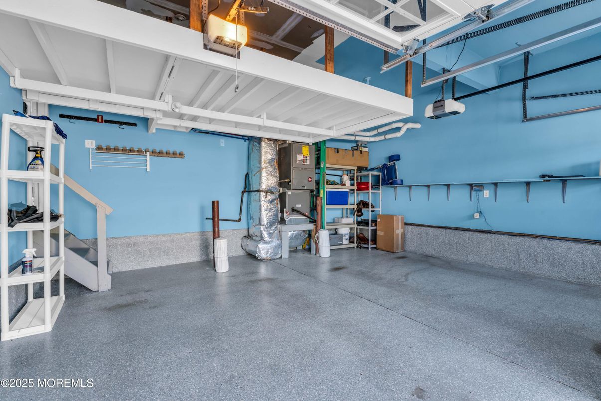 Garage, Interior