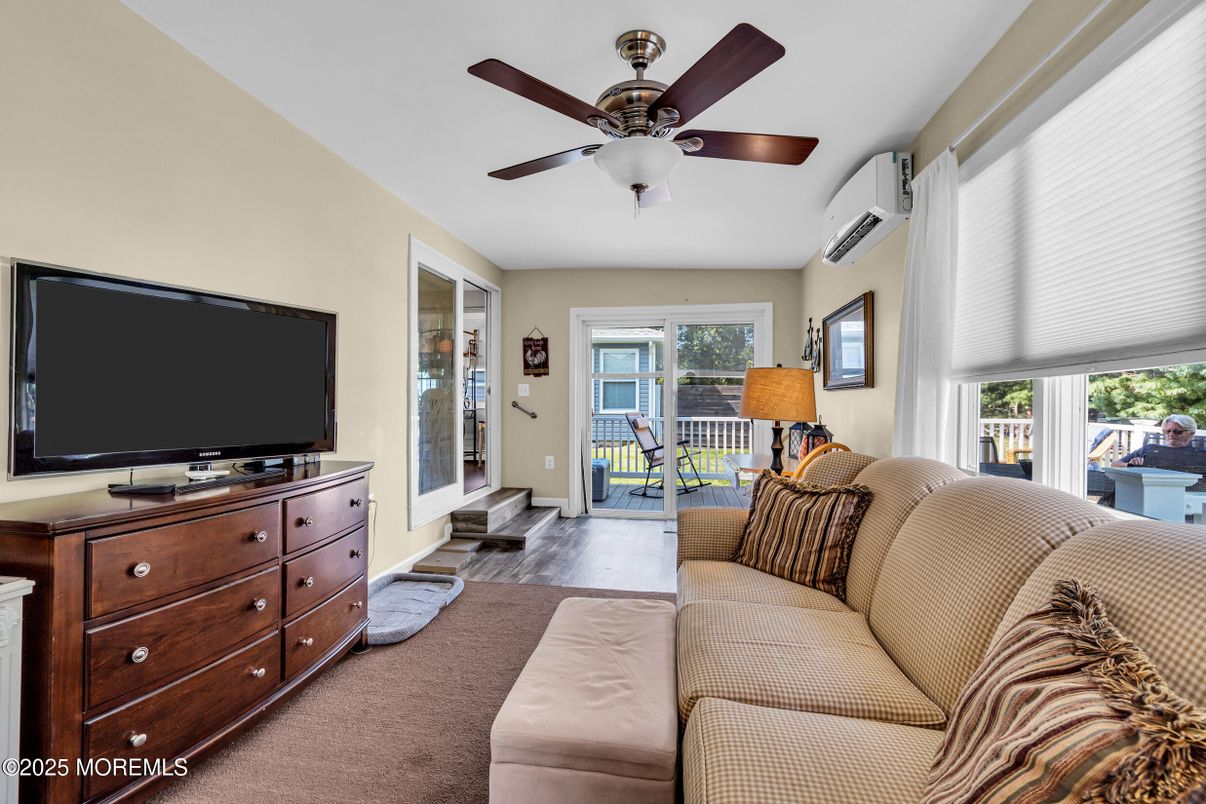 Fitness Equipment, Interior, Living room