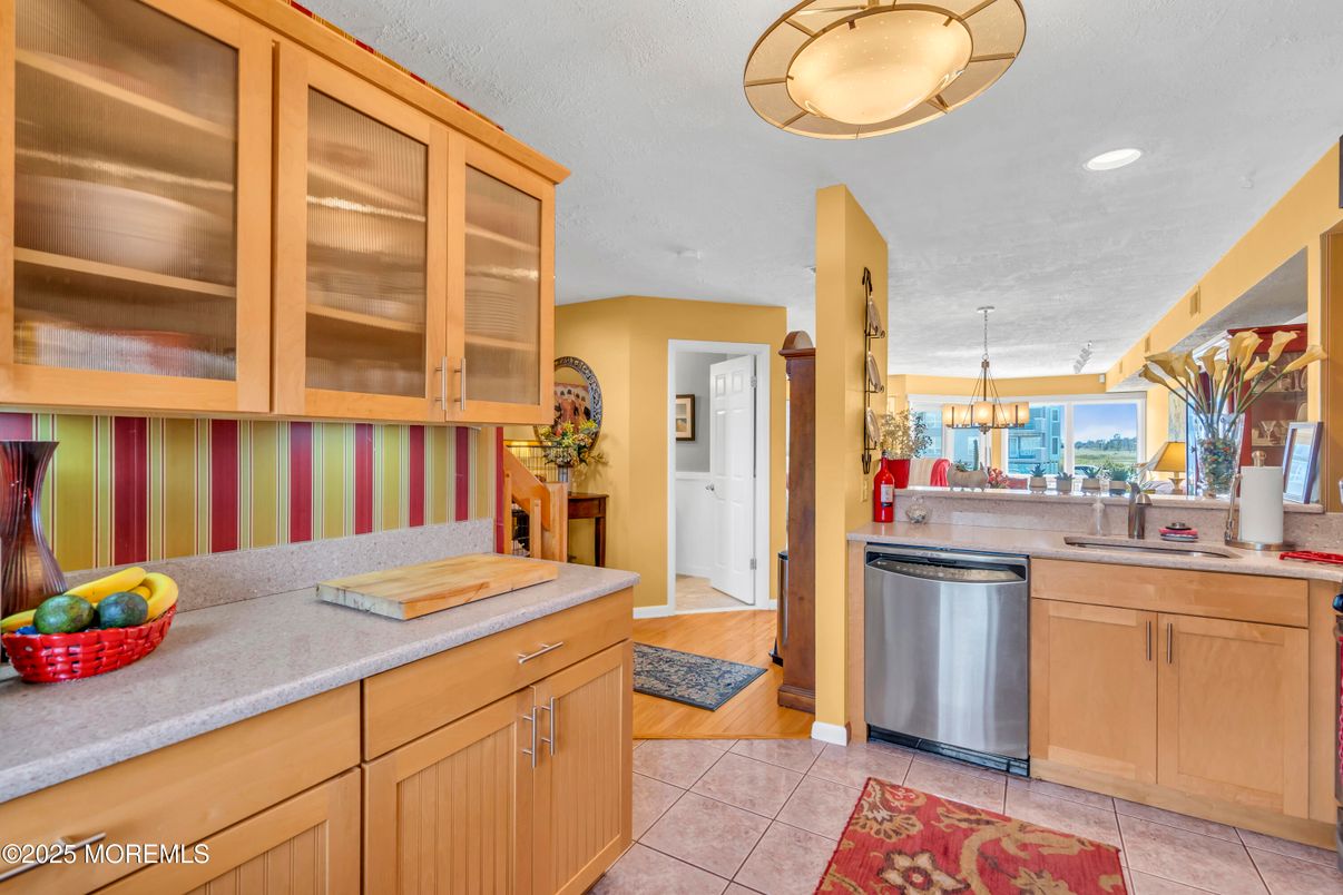 Chandelier, Interior, Kitchen, Recessed Lighting, Stainless Steel Appliances