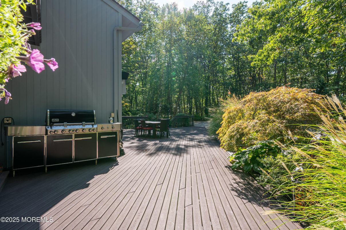 Exterior, Outdoor Kitchen