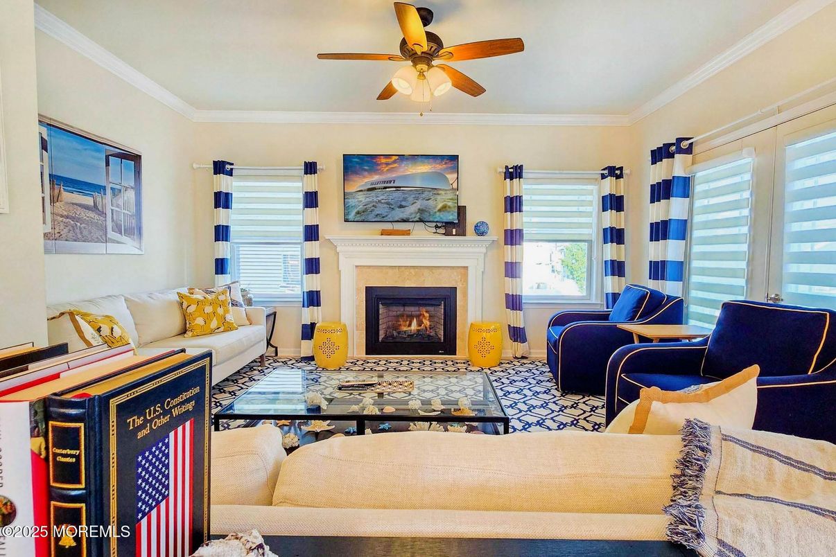 Fireplace, Interior, Living room