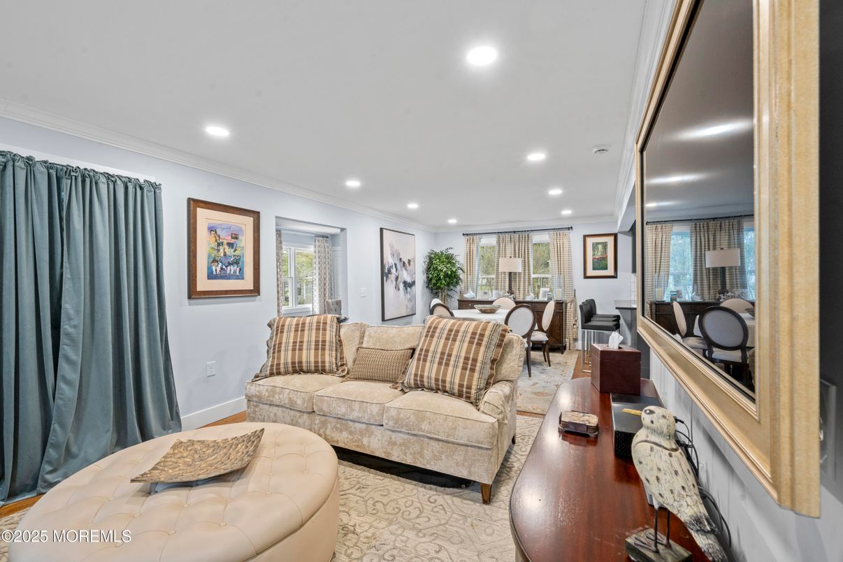 Dining room, Interior, Living room, Recessed Lighting, Wood Texture Flooring