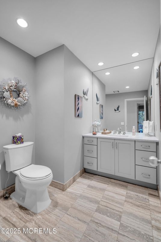 Bathroom, Interior, Recessed Lighting