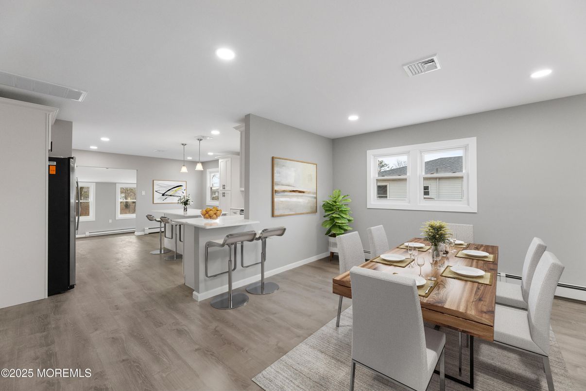 Dining room, Interior, Kitchen, Pendant Lights, Recessed Lighting, Wood Texture Flooring