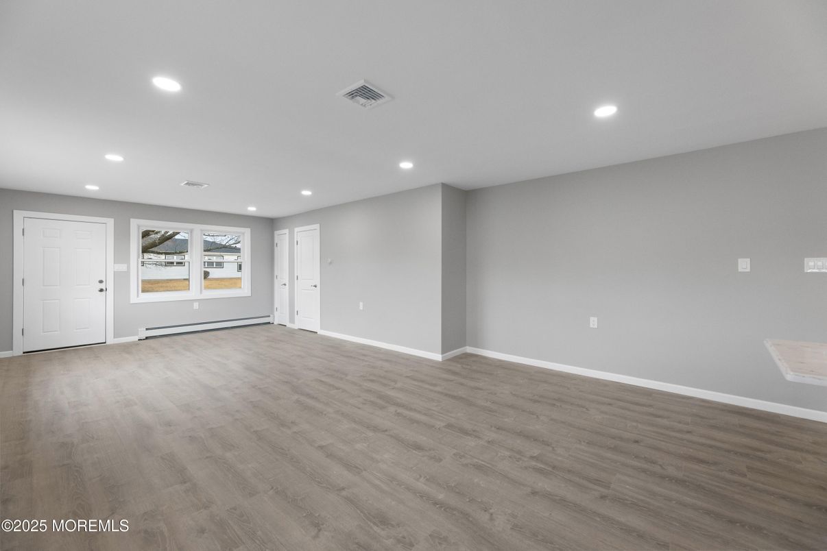 Empty room, Interior, Recessed Lighting, Wood Texture Flooring