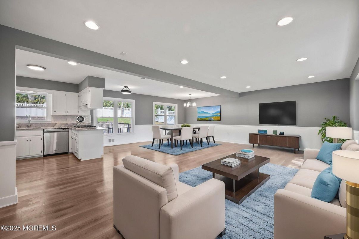 Dining room, Interior, Kitchen, Living room, Pendant Lights, Recessed Lighting, Stainless Steel Appliances, Wood Texture Flooring