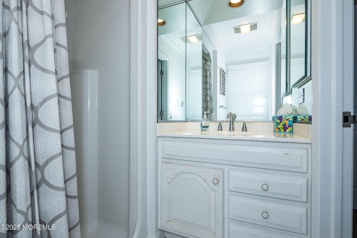 Bathroom, Interior, Recessed Lighting