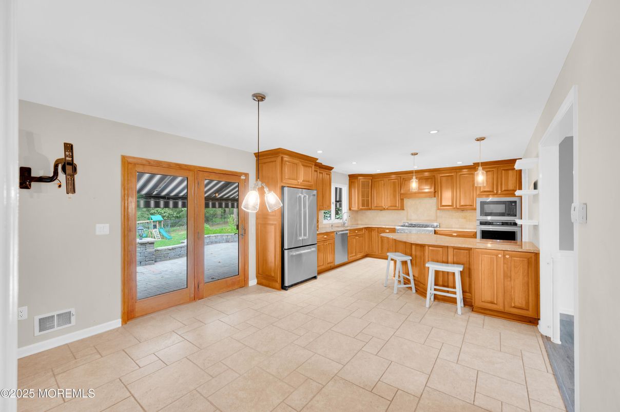 Interior, Kitchen, Pendant Lights, Recessed Lighting, Stainless Steel Appliances