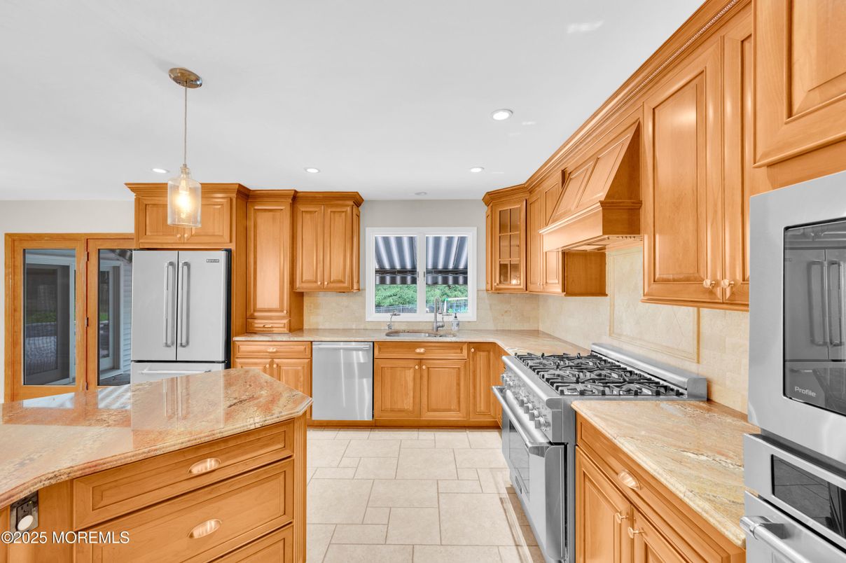 Interior, Kitchen, Pendant Lights, Recessed Lighting, Stainless Steel Appliances