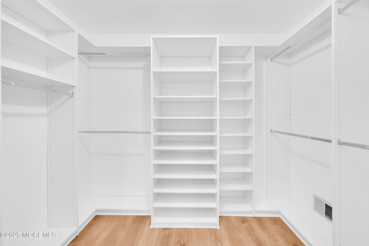 Interior, Walk-in Closets, Wood Texture Flooring