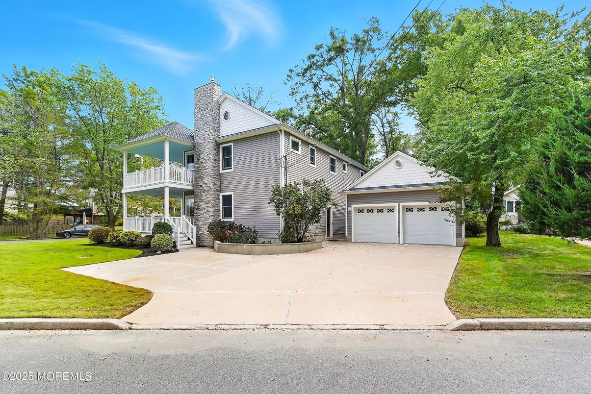 Detached Garage, Exterior