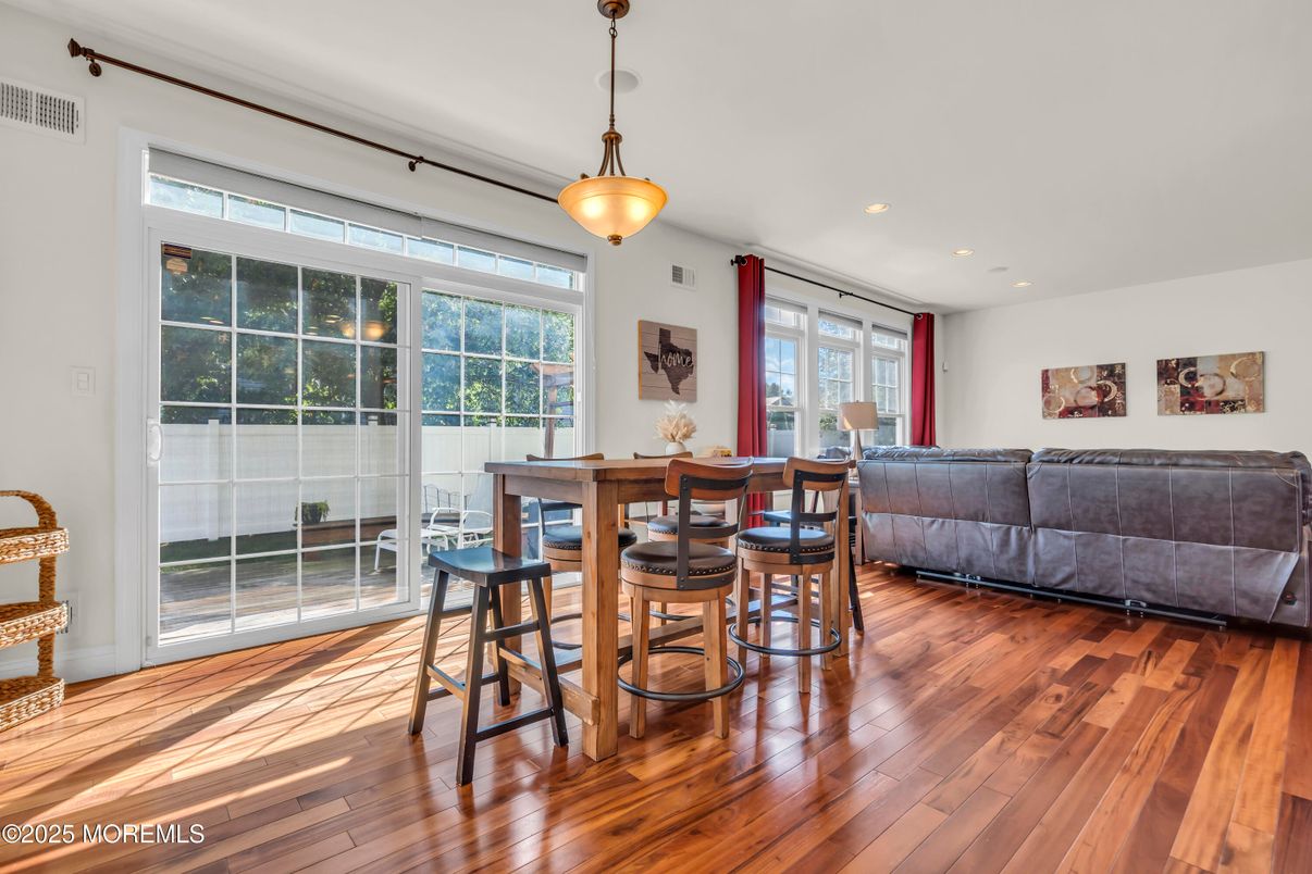 Dining room, Interior, Living room, Pendant Lights, Recessed Lighting, Wood Texture Flooring