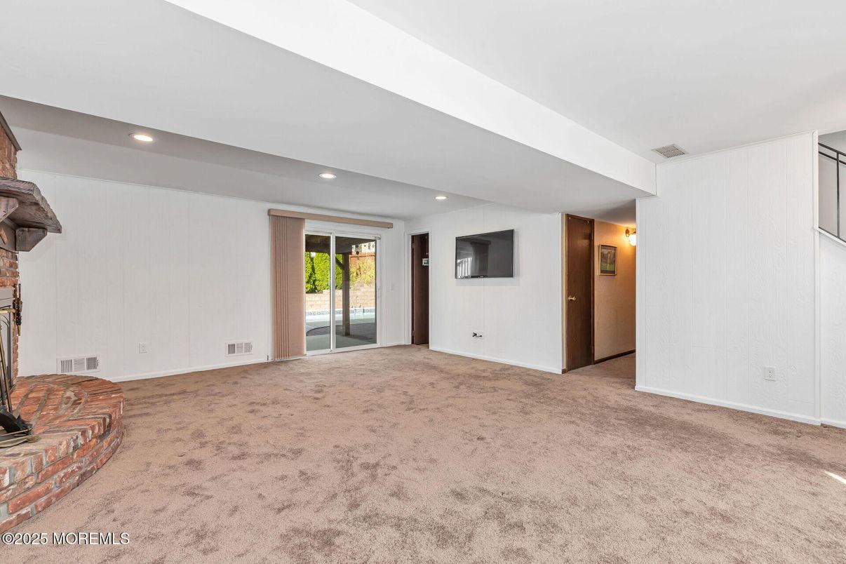Empty room, Fireplace, Interior, Recessed Lighting