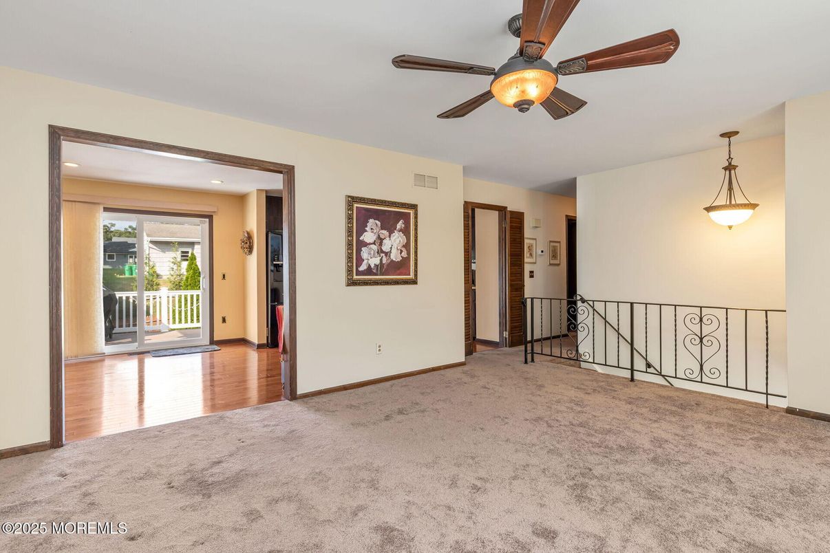 Empty room, Interior, Pendant Lights, Recessed Lighting, Wood Texture Flooring