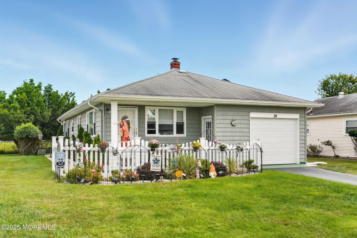 Attached, Backyard, Exterior, Facade, Ranch