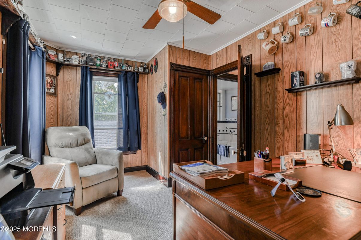 Home Office, Interior, Recessed Lighting, Wooden Walls