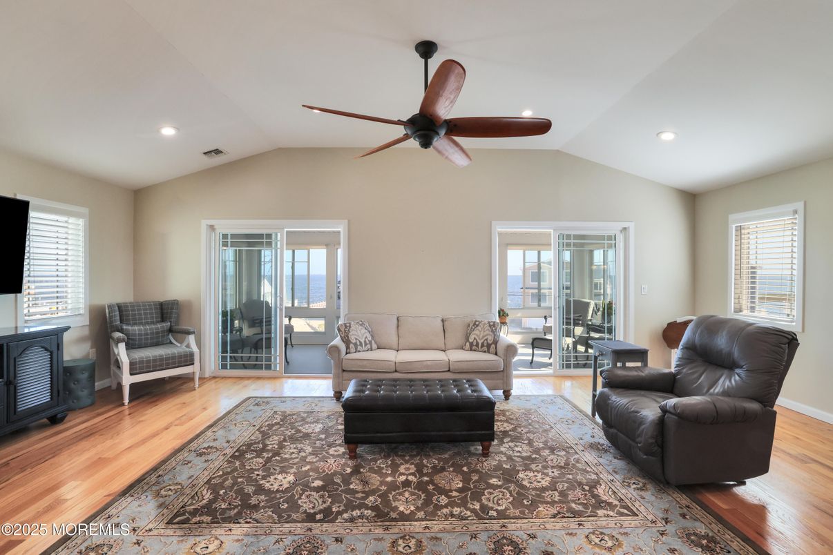 Interior, Living room, Recessed Lighting, Water, Wood Texture Flooring