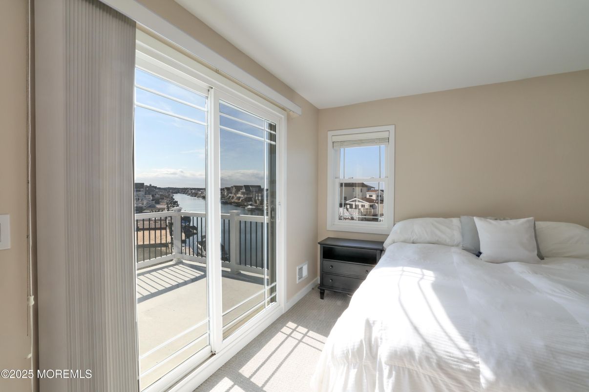 Bedroom, Interior, Water