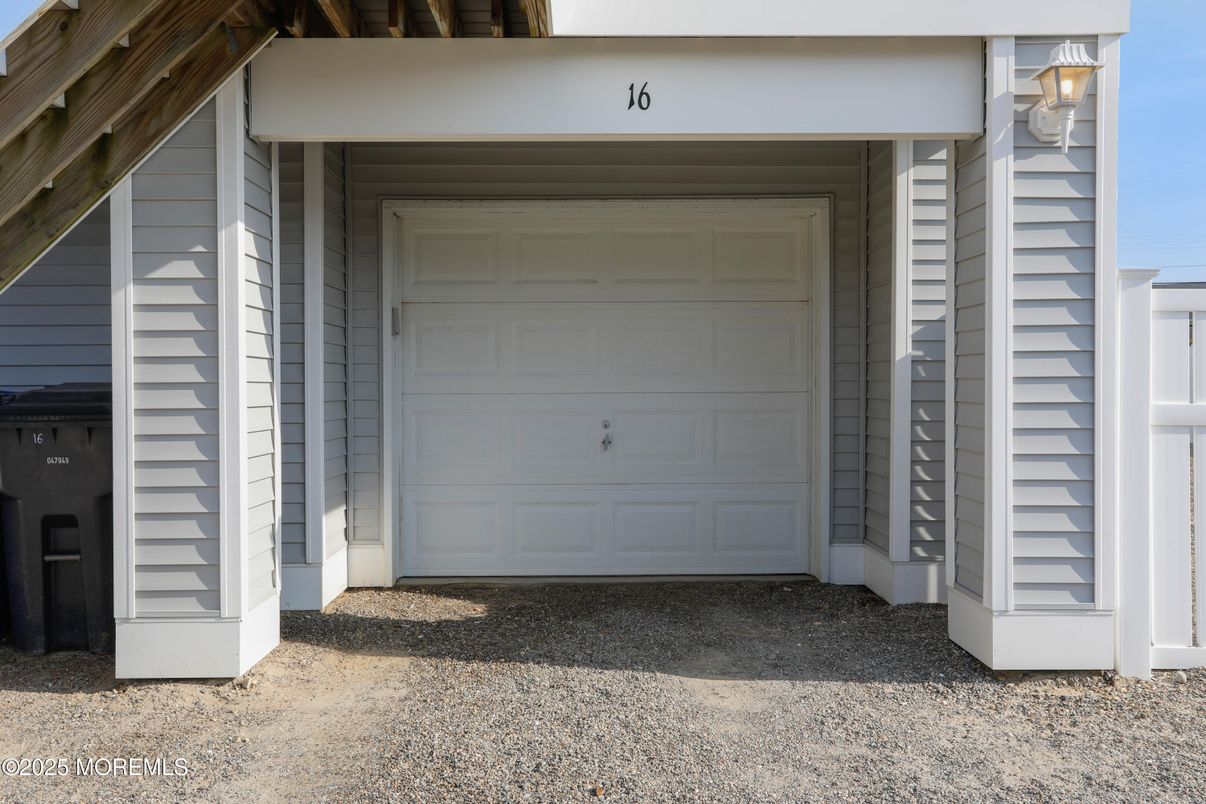 Detached Garage, Exterior